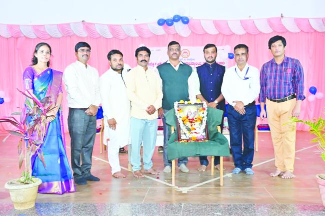 ಯಶಸ್ಸಿಗೆ ಸ್ಪಷ್ಟ ಗುರಿ ಮುಖ್ಯ - ಪ್ರವೀಣ ಕುಂಬಾರ 