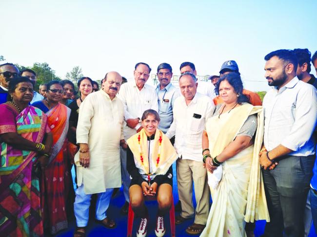 ರಾಷ್ರೀಯ ಕಬ್ಬಡ್ಡಿ ಕ್ರೀಡಾಕೊಟದಲ್ಲಿ ಪಾಲ್ಗೊಂಡಿದ್ದ ರುಕ್ಸಾರಬಾನಗೆ ಸನ್ಮಾನ 