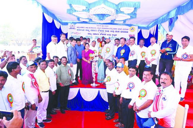 ರಾಜ್ಯ ಸರ್ಕಾರಿ ನೌಕರರ 2026-27 ನೇ ಸಾಲಿನ ಜಿಲ್ಲಾ ಕ್ರೀಡಾಕೂಟ ಉದ್ಘಾಟನೆ 