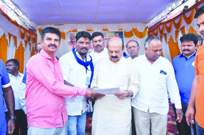 ಬ್ಯಾಡಗಿ ರಲ್ವೆ ನಿಲ್ದಾಣದಲ್ಲಿ ಮೂಲಭೂತ ಸೌಕರ್ಯ ಒದಗಿಸಲು ಮನವಿ ಪತ್ರ 