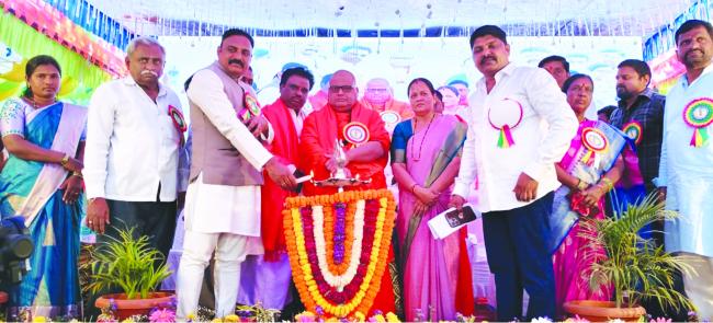 ಬಸಪ್ಪತಾತನ ಆಧ್ಯಾತ್ಮಿಕ ಗಂಧ ಸೂರ್ಯಚಂದ್ರ ಇರುವವರೆಗು : ವಾಮದೇವ ಮಹಾಂತ ಶಿವಾಚಾರ್ಯ ಮಹಾಸ್ವಾಮಿ ಅಭಿಮತ 