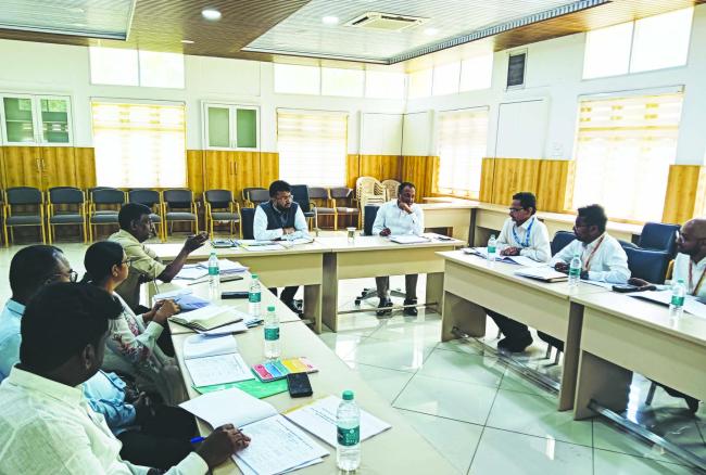 ಕಾಮಗಾರಿಗಳನ್ನು ತ್ವರಿತವಾಗಿ ಪೂರ್ಣಗೊಳಿಸಿ: ಜಿಪಂ ಸಿಇಒ ರಾಹುಲ್ ಶಿಂಧೆ ಕೆ.ಆರ್‌.ಐ.ಡಿ.ಎಲ್‌. ಪ್ರಗತಿ ಪರೀಶೀಲನಾ ಸಭೆ