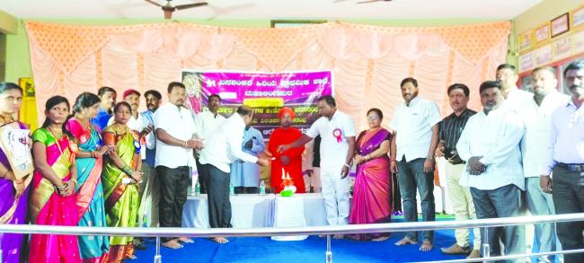 ಶಿಕ್ಷಣದೊಂದಿಗೆ ಸಂಸ್ಕಾರ ಬೇರೆತರೆ ಬದುಕು ಸುಂದರವಾಗುತ್ತದೆ   