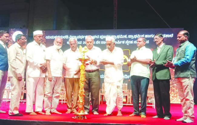 ಮಕ್ಕಳಿಗೆ ಉತ್ತಮ ಸಂಸ್ಕಾರ ನೀಡಿ ಬುದ್ದಿವಂತರನ್ನಾಗಿ ಮಾಡಿ ಡಾ. ಕಮತೆ 