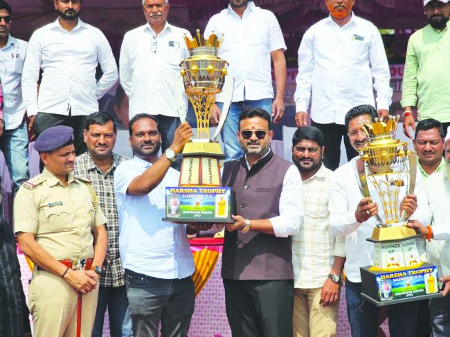 “ಹರ್ಷ ಟ್ರೋಫಿ - ಸೀಸನ್ 6” ಕ್ರಿಕೆಟ್ ಪಂದ್ಯಾವಳಿಗೆ ಚಾಲನೆ ನೀಡಿದ ಚನ್ನರಾಜ 