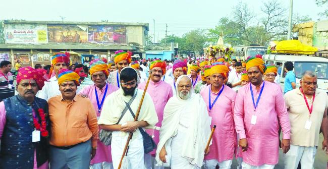  ಕಂಪ್ಲಿಯಲ್ಲಿ ಅದ್ಧೂರಿಯಾಗಿ ಜರುಗಿದ ಪದಾಯಾತ್ರೆ  