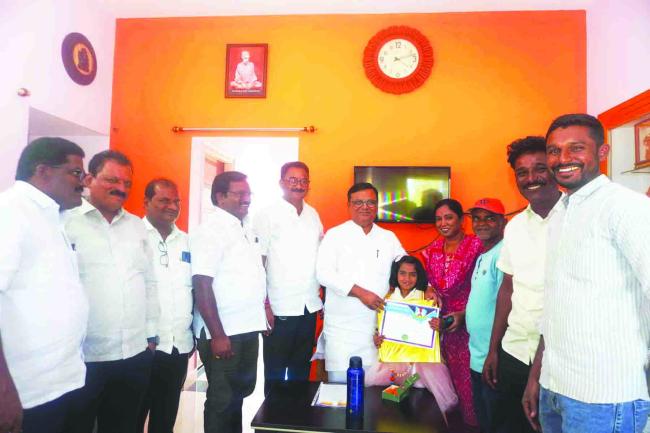  ಫ್ಯಾಶನ್ ಶೋ ಐಕಾನ್ ಆಫ್ ಇಂಡಿಯಾ ಸ್ಪರ್ಧೆಯಲ್ಲಿ ಪ್ರಥಮ ಸ್ಥಾನ