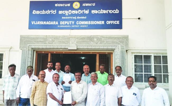 ಹಂಪಿ ಉತ್ಸವ: ಮುಖ್ಯ ವೇದಿಕೆಗೆ ಎಂಪಿ ಪ್ರಕಾಶರ ಹೆಸರಿಡಲು  ಹಾಗೂ ಹಂಪಿಯ ಬಗ್ಗೆ ಹಾಡು ಬಿಡುಗಡೆಗೆ ಒತ್ತಾಯ 