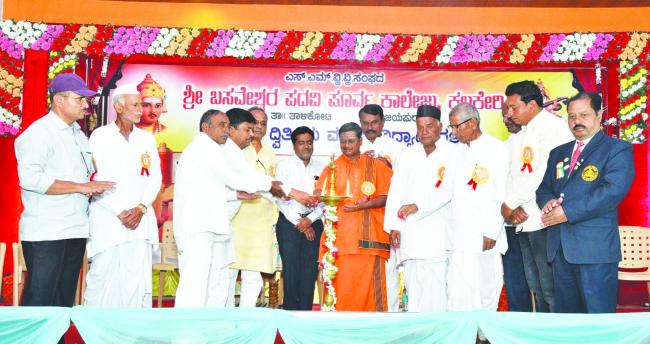 ವಿದ್ಯಾರ್ಥಿಗಳು ಸಮಾಜದ ಅಧಾರ ಸ್ಥಂಭವಾಗಲಿ: ಡಾ ಅರವಿಂದ ಮನಗೂಳಿ  