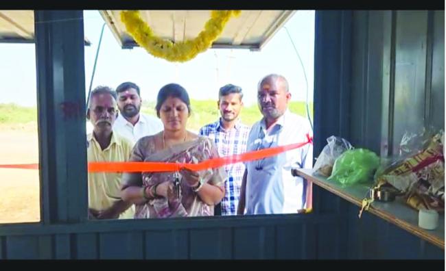 ಬೀದಿ ಬದಿ ವ್ಯಾಪಾರಿ, ಅಂಗಡಿ ಉದ್ಘಾಟನೆ 