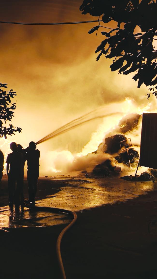 ಶಿರವಾಡದಲ್ಲಿ ಘನತ್ಯಾಜ್ಯ ವಿಲೇವಾರಿ ಘಟಕದಲ್ಲಿ ಬೆಂಕಿ ಅನಾಹುತ 