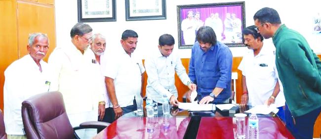 ಚಿಕ್ಕಪಡಸಲಗಿಯಲ್ಲಿ ಪಪೂ ಕಾಲೇಜು ಪ್ರಾರಂಭಕ್ಕೆ ಅನುಮತಿ ನೀಡಲು ಮನವಿ 