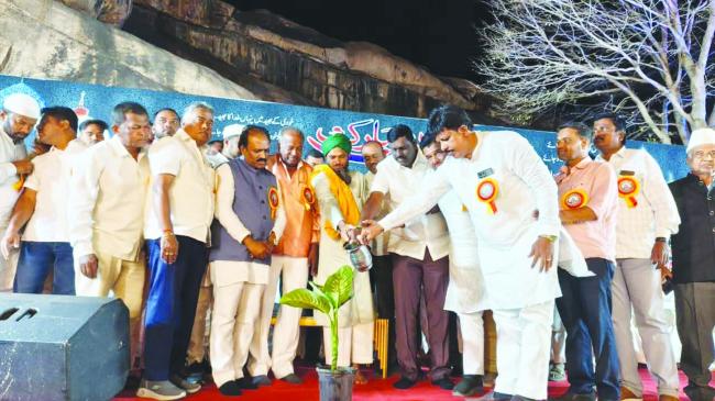 ಮರ್ದಾನೆ ಗೈಬ್ ದರ್ಗಾದ ಉರುಸ್ ಆಚರಣೆ  ಸೂಫಿ ಸಂತರು ತೋರಿಸಿದ ಮಾರ್ಗದಲ್ಲಿ ಬದುಕು ಕಟ್ಟಿಕೊಳ್ಳಬೇಕು :  ಶಾಸಕ ಪ್ರಸಾದ ಅಬ್ಬಯ್ಯ  