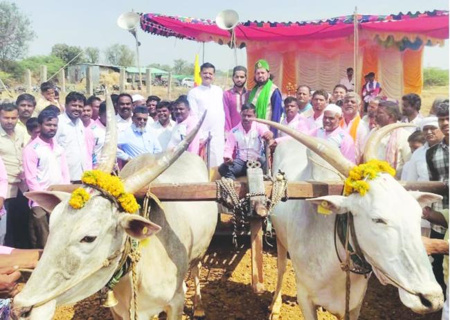 ಹಜರತ್ ಸಯ್ಯದ್ ಶಾ ಮುರ್ತುಜಾ ಖಾದ್ರಿ ಉರಸೇ ಷರೀಫ್ ಅಂಗವಾಗಿ ರೈತರ  ಖಾಲಿ ಗಡ್ಡಿ ಬಂಡಿ(ಚಕ್ಕಡಿ) ಸ್ಪರ್ಧೆ 