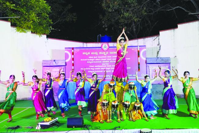 ಮನಸೂರೆಗೊಂಡ ಜಾನಪದ ಸಂಗೀತ ಗಾಯನ, ಶಾಸ್ತ್ರೀಯ ನೃತ್ಯ ಪ್ರದರ್ಶನ  