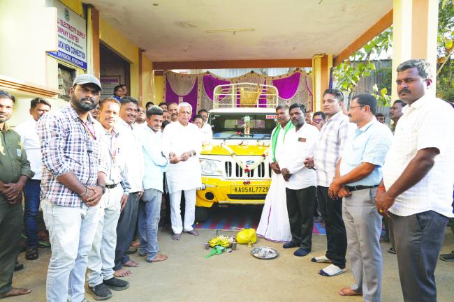 ಜಂಗಲ್ ಕಟಾವು ವಾಹನ ಶಾಸಕ ಬಸವರಾಜರಿಂದ ಬಿಡುಗಡೆ