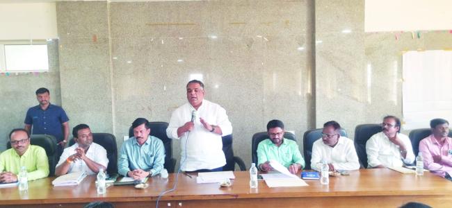 ಹಕ್ಕುಪತ್ರ ವಿತರಣಾ ಸಮಾರಂಭಕ್ಕೆ ಅರ್ಹ ಫಲಾನುಭವಿಗಳು ಕಡ್ಡಾಯವಾಗಿ ಬರಬೇಕು : ಶಾಸಕ ಪಠಾಣ 