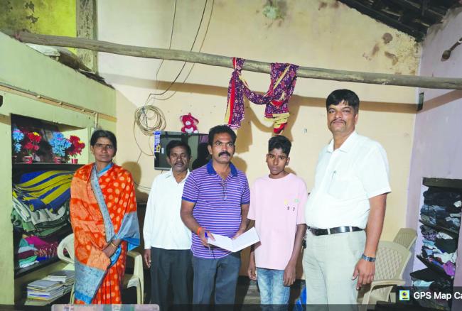 ಶಾಲೆ, ಮನೆಮನೆಗೆ ಭೇಟಿ ನೀಡಿ ಎಸ್‌ಎಸ್‌ಎಲ್ಸಿ ವಿದ್ಯಾರ್ಥಿಗಳ ಸಾಧನೆ ಹೆಚ್ಚಿಸಲು ಜಿಲ್ಲಾ ಮಟ್ಟದ ಅಧಿಕಾರಿಗಳ ಕ್ರಮ 