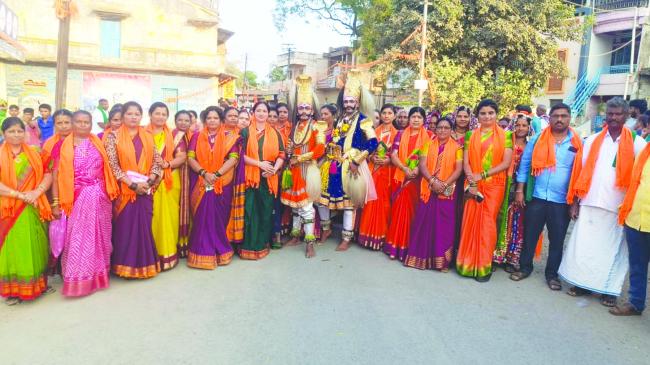 ಅದ್ದೂರಿಯಾಗಿ ನಡೆದ ಹಿಂದೂ ಸಮ್ಮೇಳನದ ಶೋಭಾ ಯಾತ್ರೆ