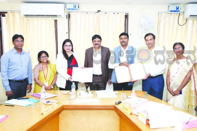 ಶಿಕ್ಷಕರ ಸ್ಥಾನವನ್ನು ಯಾರೂ ಬದಲಿಸಲು ಸಾಧ್ಯವಿಲ್ಲ: ಆಕಾಂಕ್ಷಾ ಸೈನಿ  