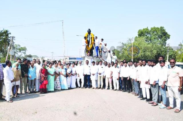 ಜಿಲ್ಲಾ ಕಾಂಗ್ರೆಸ್ ಪ್ರಚಾರ ಸಮಿತಿಯಿಂದ ದಿ. ಕೆ.ಎಚ್‌.ಪಾಟೀಲರ ಪ್ರತಿಮೆಗೆ ಮಾಲಾರೆ​‍್ಣ ಮೂಲಕ ಪುಣ್ಯತಿಥಿ ಆಚರಣೆ