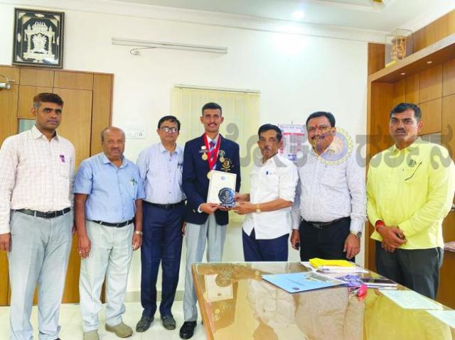 ನವದೆಹಲಿಯಲ್ಲಿ 26.01.2026ರಂದು ನಡೆದ 77 ನೇ ಗಣರಾಜ್ಯೋತ್ಸವದ ಪರೇಡ್‌ನಲ್ಲಿ ಜೆ.ಎಸ್‌.ಎಸ್‌. ಕಾಲೇಜಿನ ಎನ್‌.ಸಿ.ಸಿ. ಕೆಡೆಟ್ ಸಾಧನೆ 