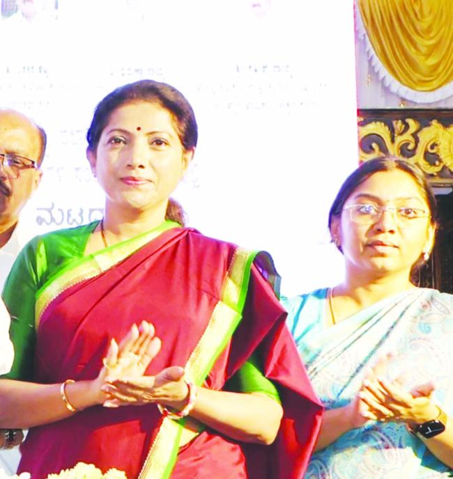 ಗ್ಯಾರಂಟಿ ಉತ್ಸವ ಎಂಬುದು ಮಹಿಳಾ ಸಂಭ್ರಮ : ಪುಷ್ಪಾ ಅಮರನಾಥ 