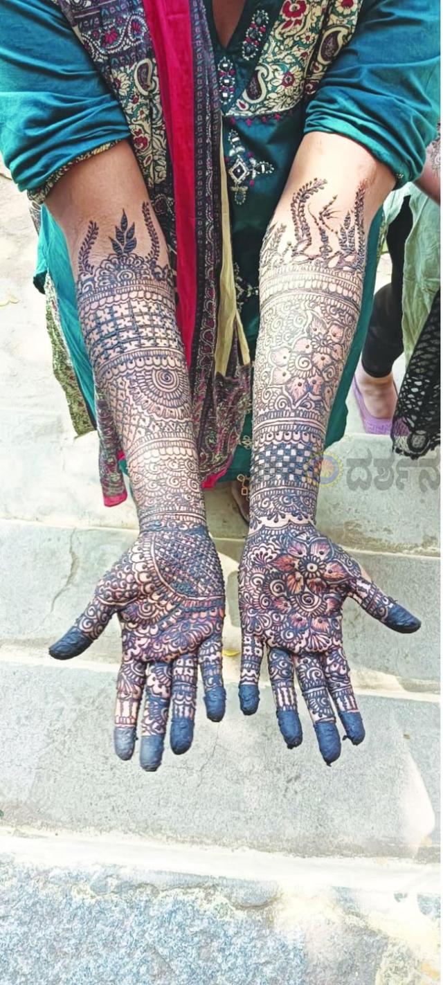 ವಿವಿಧ ಬಗೆಯ ವಿನ್ಯಾಸದ ಮೆಹೆಂದಿ ಪ್ರದರ್ಶನ 