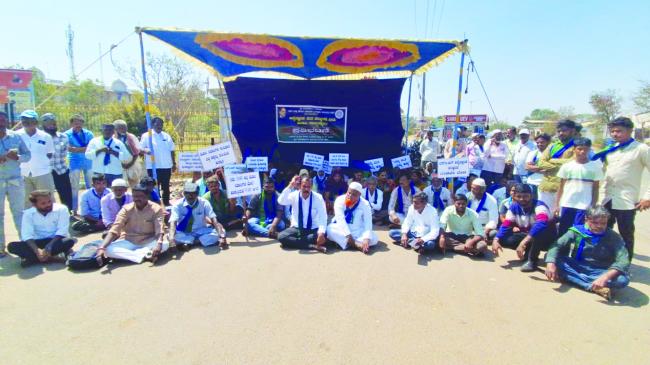ರಾಜ್ಯ ಸರ್ಕಾರದಿಂದ ಎಸ್‌.ಐ.ಆರ್ ತಿರಸ್ಕರಿಸಿ ನಿರ್ಣಯ ಕೈಗೊಳ್ಳಲು ಆಗ್ರಹಿಸಿ ಪ್ರತಿಭಟನೆ 