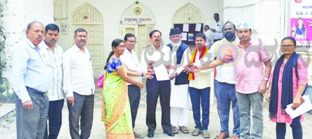 ವಿಜಯಪುರ ಸರ್ಕಾರಿ ವೈದ್ಯಕೀಯ ಕಾಲೇಜು ಸ್ಥಾಪನಾ ಮನವಿ ಸ್ವೀಕರಿಸಿದ ಅಧಿಕಾರಿಗಳು