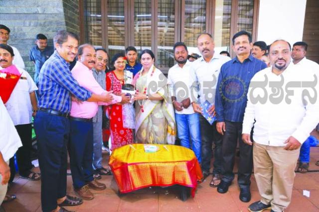 ಸಚಿವೆ ಲಕ್ಷ್ಮೀ ಹೆಬ್ಬಾಳಕರ್ ಅವರಿಗೆ ಜನ್ಮದಿನದ ಶುಭಾಶಯಗಳ ಮಹಾಪೂರ 