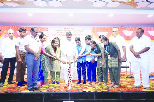 ಮಕ್ಕಳ ಭವಿಷ್ಯ ರೂಪಿಸಲು ಗುಣಮಟ್ಟ ಶಿಕ್ಷಣಕ್ಕೆ ಆದ್ಯತೆ ನೀಡಲು ಸಚಿವ ಡಾ.ಎಂ.ಬಿ.ಪಾಟೀಲ ಕರೆ 