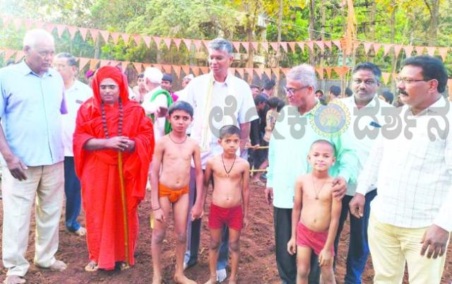 ಕ್ಷೇತ್ರದ ಅಭಿವೃದ್ಧಿಗೆ ಸದಾ ಬದ್ಧ: ಸಚಿವ ಸತೀಶ್ ಜಾರಕಿಹೊಳಿ  