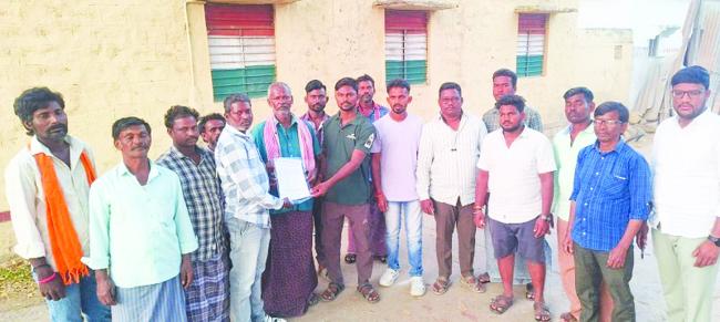 'ಬಡ ಜನರ ಹಿತದೃಷ್ಠಿಯಿಂದ ಸರ್ಕಾರ ಸಾಕಷ್ಟು ಯೋಜನೆ  ಜನರಿಗೆ ತಲುಪಿಸಲು ಮುಂದಾಗಿ'