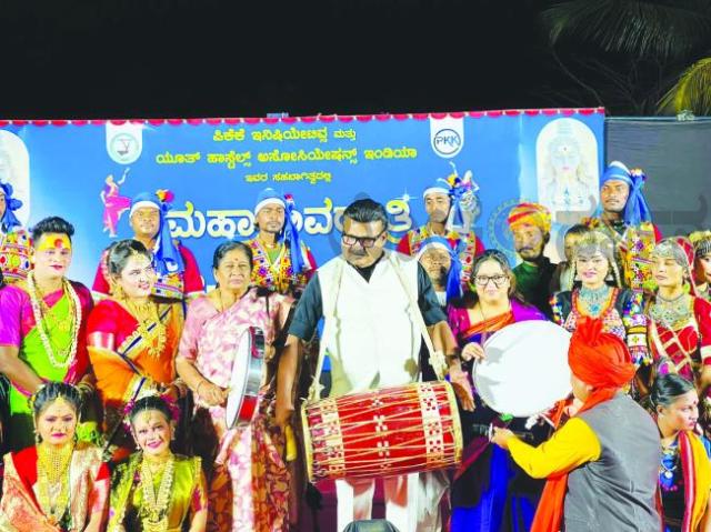 ರಾಣೇಬೆನ್ನೂರಲ್ಲಿ ದೇಶದ ಏಕತೆ ಪ್ರತಿಬಿಂಬಿಸಿದ  ಸಂಸ್ಕೃತಿ ಪ್ರತಿಪಾದನೆಯ  ಜಾನಪದ ಕಲಾ ನೃತ್ಯಗಳು:   ಕೆ. ಎಸ್‌. ನಾಗರಾಜ  