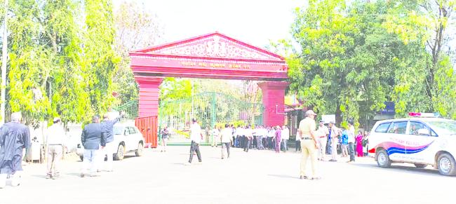 ಹೈಕೋರ್ಟ್‌ ಪೀಠ ಸೇರಿ ಜಿಲ್ಲಾ ನ್ಯಾಯಾಲಯಗಳಿಗೆ ಬಾಂಬ್ ಬೆದರಿಕೆ 