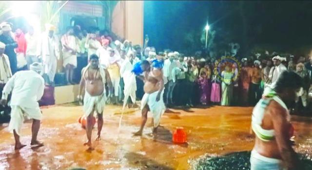 2026ರ ಅಂತ್ಯಕಾಲಕ್ಕೆ ಬೆಂಕಿ ಮಳೆ ಆದೀತು ಎಚ್ಚರ: ಕಾಲಜ್ಞಾನವನ್ನು ಸಾರಿದ ಅರ್ಚಕ  