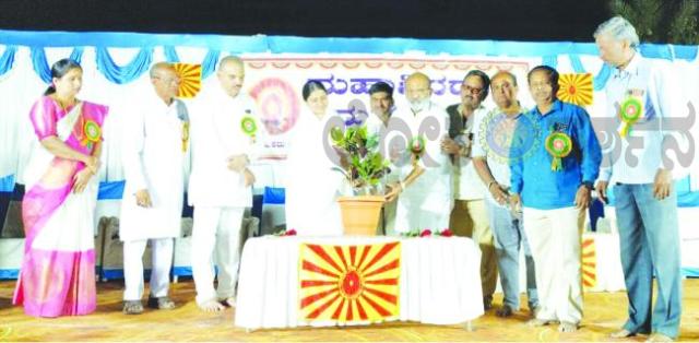 ವಿಶ್ವದಲ್ಲಿ ಭಾವೈಕ್ಯತೆ ನೆಲೆಗೊಳ್ಳಲು ಆಧ್ಯಾತ್ಮ ಭದ್ರ ಬುನಾದಿಯಾಗಿದೆ : ಸಿ.ವಿ. ಚಂದ್ರಶೇಖ 