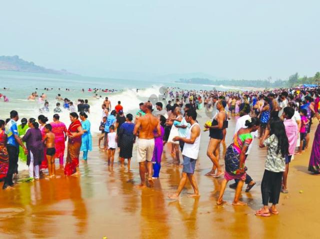 ಸಮುದ್ರದಲ್ಲಿ ಅಲೆಗೆ ಸಿಲುಕಿ 17 ವರ್ಷದ ಬಾಲಕ ಸಾವು  