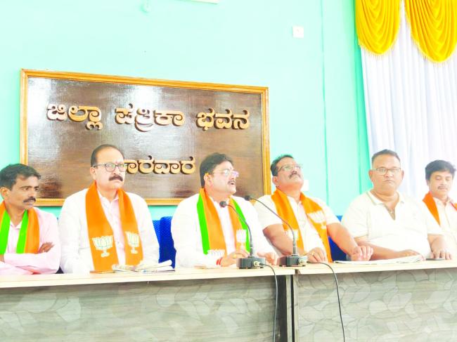 ದೇಶಪಾಂಡೆ ವಿರುದ್ಧ ಬಿಜೆಪಿ ವಾಗ್ದಾಳಿ : ಹಳಿಯಾಳಕ್ಕೆ ಹಿಡಿದ ಶನಿ ಎಂದು ಟೀಕಿಸಿದ ಮಾಜಿ ಶಾಸಕ ಸುನೀಲ್ ಹೆಗಡೆ  