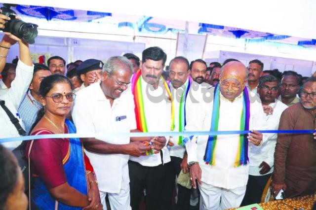 ಗ್ಯಾರಂಟಿ ಯೋಜನೆಗಳಿಂದ ತಾಯಂದಿರು ಸ್ವಾಭಿಮಾನದಿಂದ ಬದುಕುತ್ತಿದ್ದಾರೆ: ಶಿವರಾಜ ಎಸ್‌. ತಂಗಡಗಿ 