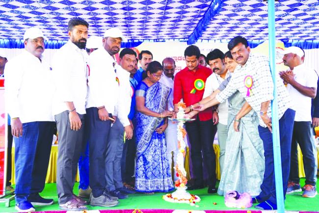 ನೌಕರರ ಪ್ರಾಮಾಣಿಕ ಕರ್ತವ್ಯದಿಂದ ಸರ್ಕಾರಕ್ಕೆ ಗೌರವ 