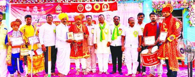 ದ್ವಿತೀಯ ಕನ್ನಡ ಜಾನಪದ ಸಮ್ಮೇಳನಕ್ಕೆ ಅದ್ದೂರಿ ಚಾಲನೆ  