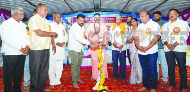 ಧಾರ್ಮಿಕ ಕಾರ್ಯಕ್ರಮಗಳಿಂದ ಸಾಮಾಜಿಕ ಸಾಮರಸ್ಯ ಕಾಪಾಡಿಕೊಳ್ಳಲು ಸಾಧ್ಯ : ಅಮೃತ ದೇಸಾಯಿ 