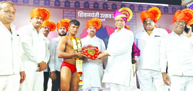 ಮಂಗಸೂಳಿಯಲ್ಲಿ ಛತ್ರಪತಿ ಶಿವಾಜಿ ಮಹಾರಾಜರ ಜಯಂತಿ ಪ್ರಯುಕ್ತ ಕುಸ್ತಿ ಪಂದ್ಯಾವಳಿಗಳಿಗೆ ಶ್ರೀಮಂತ ಪಾಟೀಲ ಚಾಲನೆ..! 