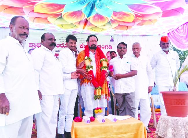 ಜನರು ತಮ್ಮ ಆರೋಗ್ಯದ ಕಡೆ ಹೆಚ್ಚಿನ ಮಹತ್ವ ನೀಡಬೇಕಿದೆ: ಲಕ್ಷ್ಮಣ ಸವದಿ 