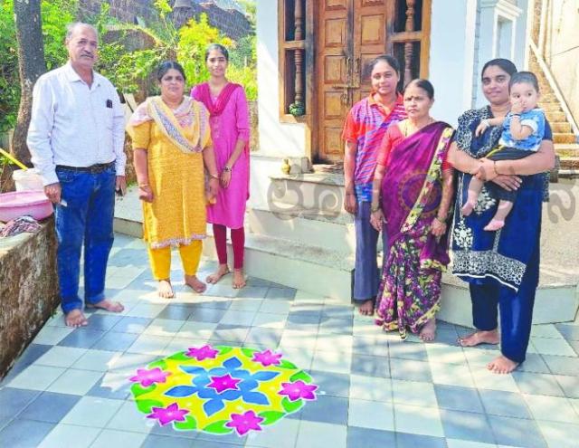 ಮನೆ ಮನೆಗೆ ಗ್ಯಾರಂಟಿ- ರಂಗೋಲಿ 