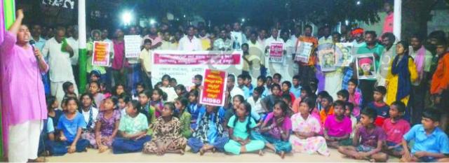 ಹಿರೇ ಕಾಸನ ಕಂಡಿ ಸರ್ಕಾರಿ ಶಾಲೆ ರಕ್ಷಿಸಲು ಆಗ್ರಹ  