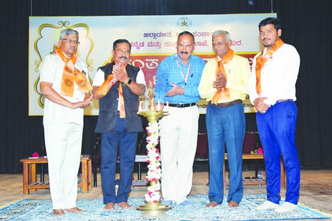 ತ್ರಿಪದಿಗಳ ಮೂಲಕ ಸಮಾಜದ ಅಂಕು-ಡೊಂಕುಗಳನ್ನು ತಿದ್ದಿದ  ಮಹಾನ್ ದಾರ್ಶನಿಕ ಸಂತ ಕವಿ ಸರ್ವಜ್ಞ  - ಡಾ. ಓದ್ರಾಮ 