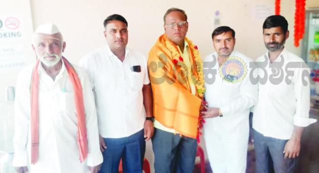 ಜಿಲ್ಲಾ ಕೆಡಿಪಿ ಸದಸ್ಯ ಸತೀಶ ಅಡವಿಗೆ ಸನ್ಮಾನ